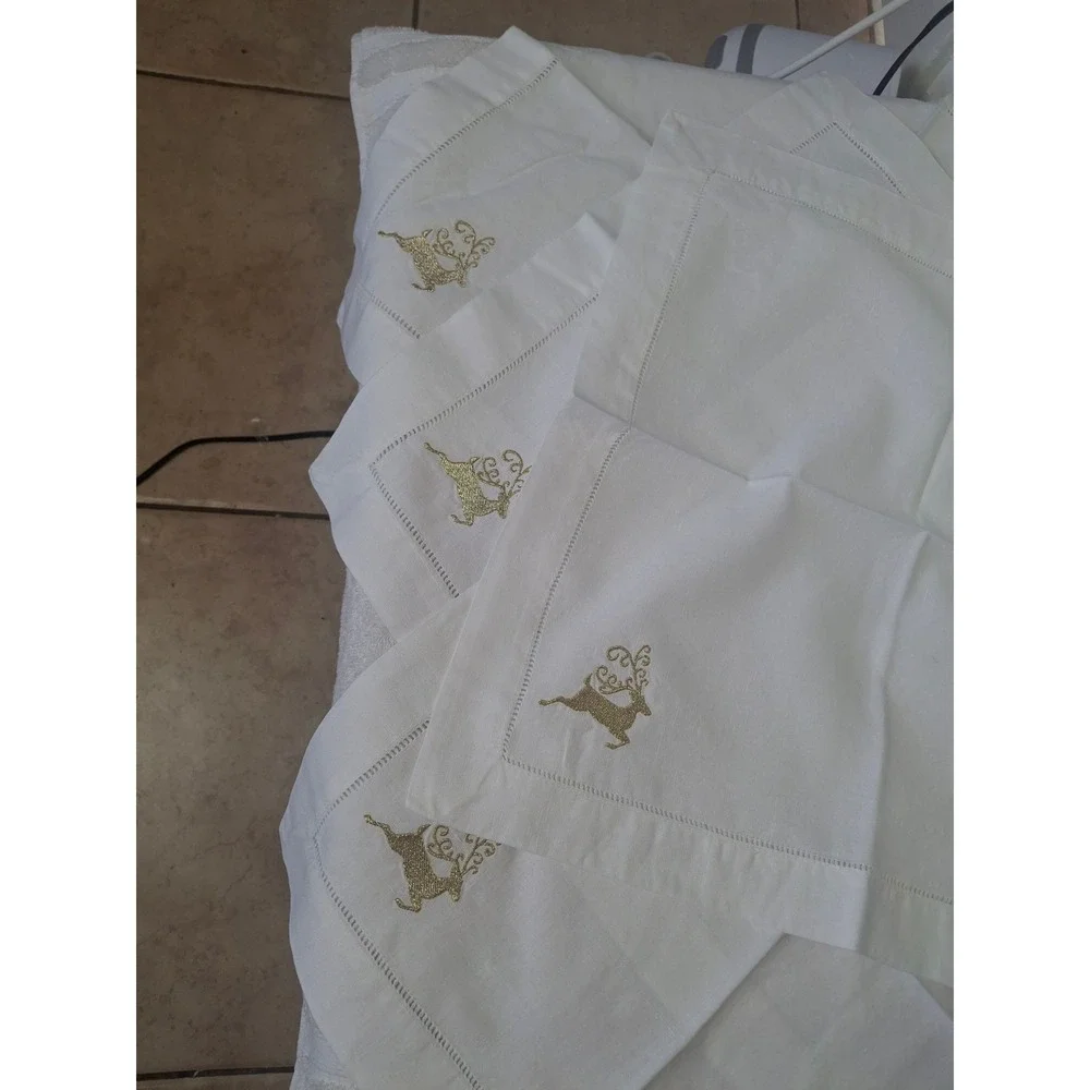 Set of 4 White Christmas Dinner Napkins Gold Embroidered Reindeer Hemstitch